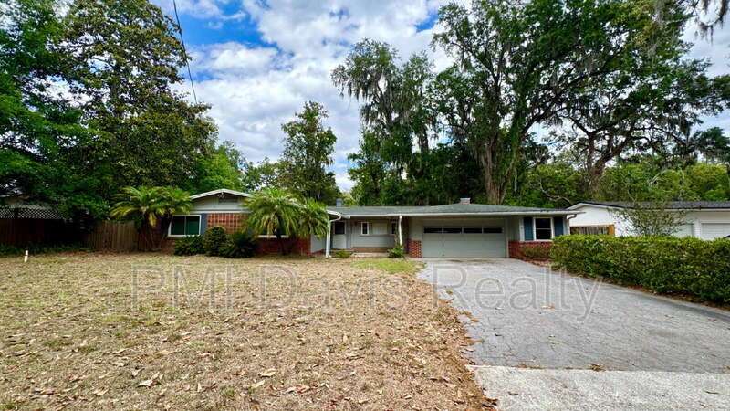 Holly Point Home property image