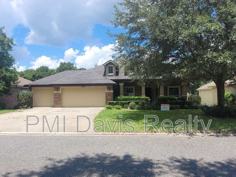 Beautifully designed residence in Oakleaf Plantation! property image