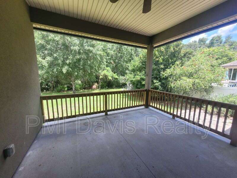 Beautifully designed residence in Oakleaf Plantation! property image