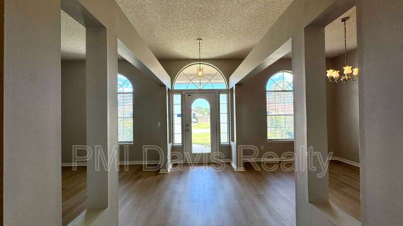 Oakleaf Area Home property image