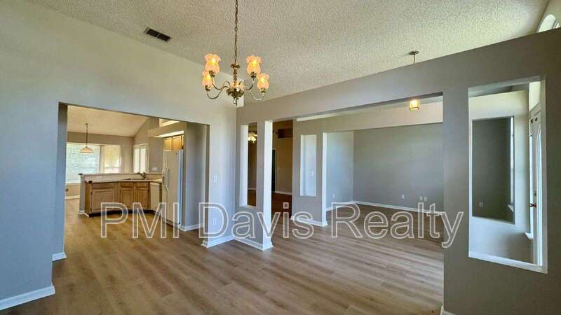 Oakleaf Area Home property image