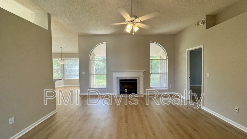 Oakleaf Area Home property image
