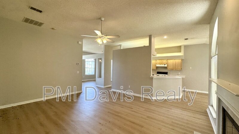 Oakleaf Area Home property image