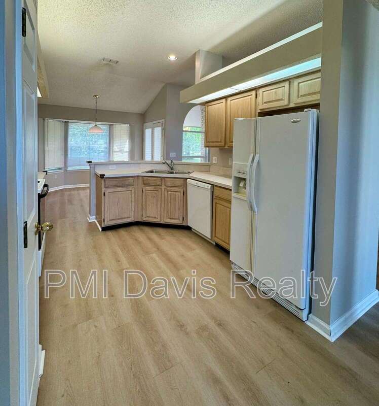 Oakleaf Area Home property image