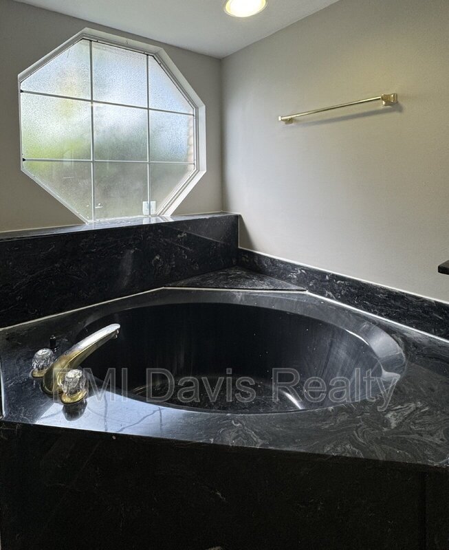 Oakleaf Area Home property image