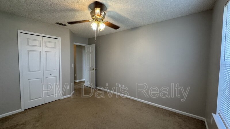Oakleaf Area Home property image
