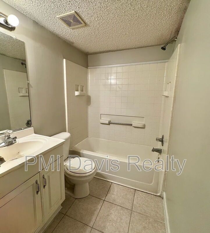 Cedar Creek Apartment Homes property image