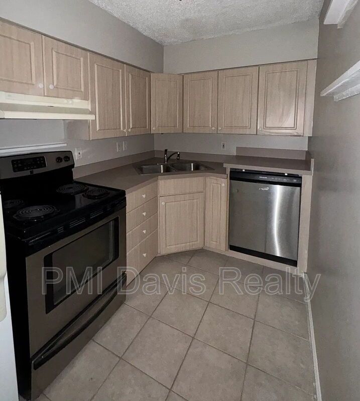 Cedar Creek Apartment Homes property image