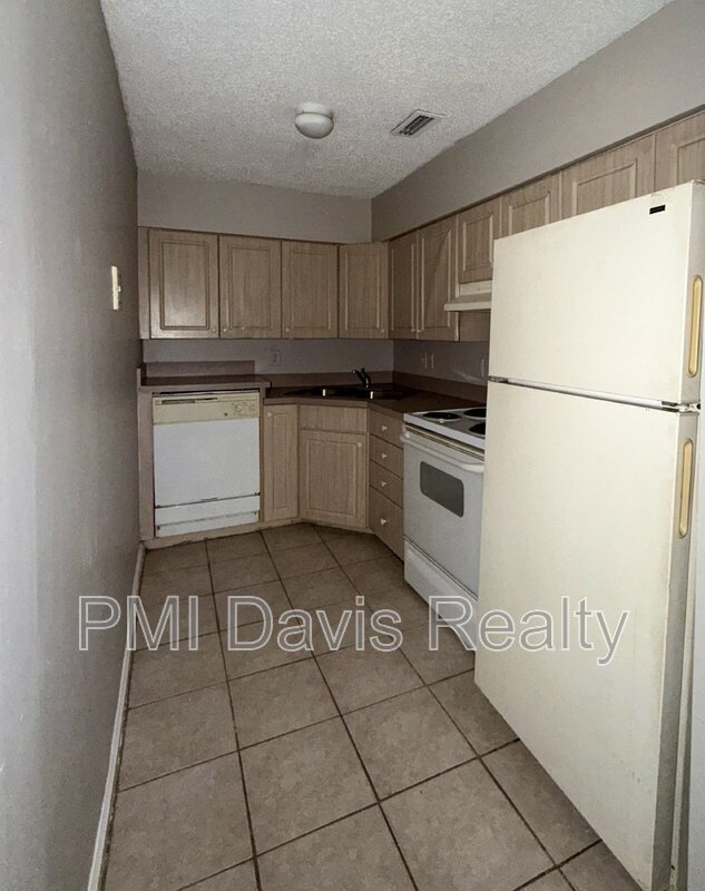 Cedar Creek Apartment Homes property image