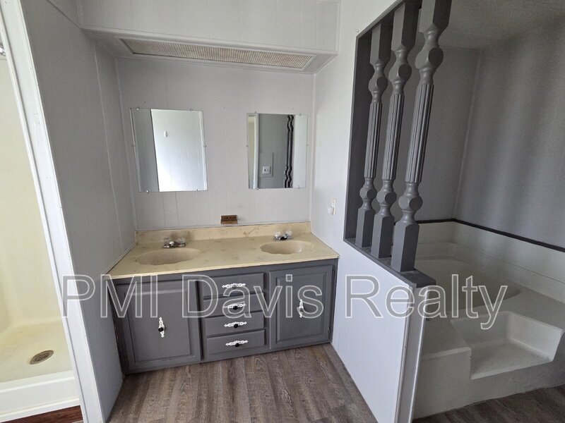 Charming 2-Bed, 2-Bath Retreat in Green Cove Springs property image