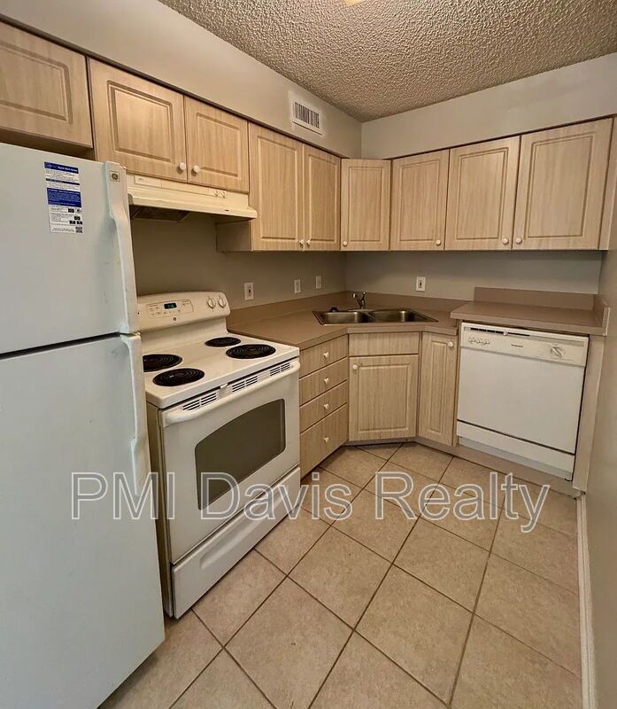 Cedar Creek Apartment Homes property image