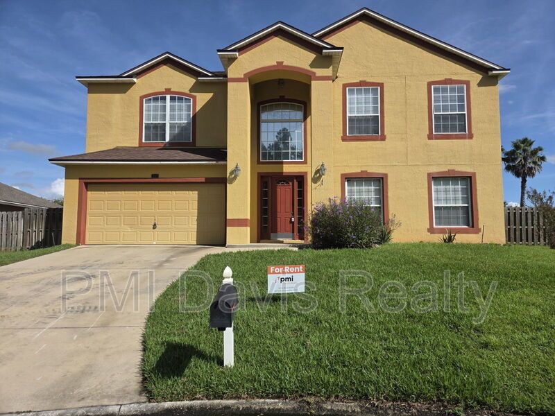 Must see 5-bed / 3 bath with pool property image