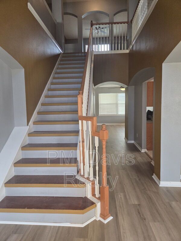 Must see 5-bed / 3 bath with pool property image
